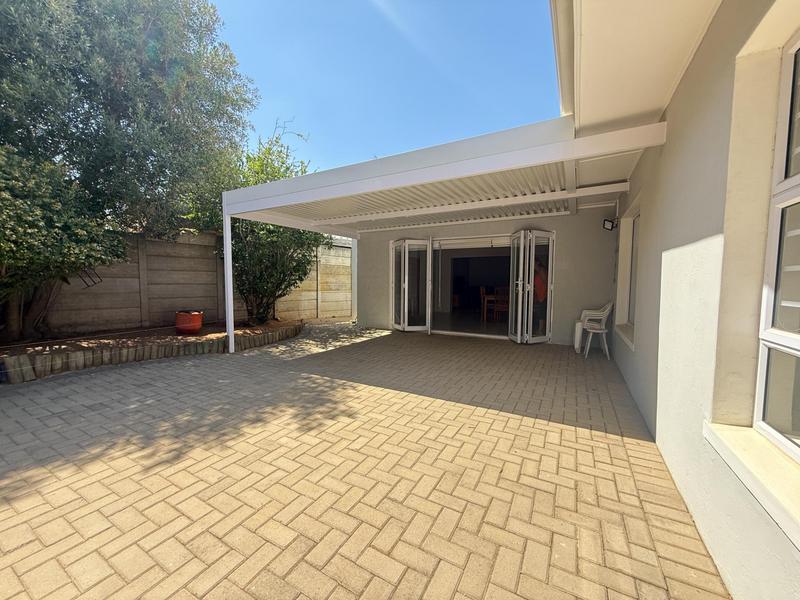 4 Bedroom Property for Sale in Panorama Western Cape